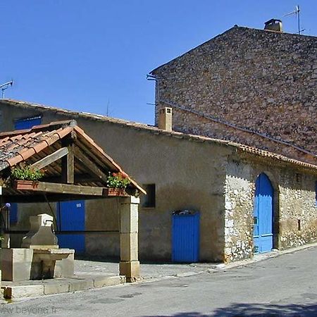 Maison De Village Centre Quinson Exterior foto
